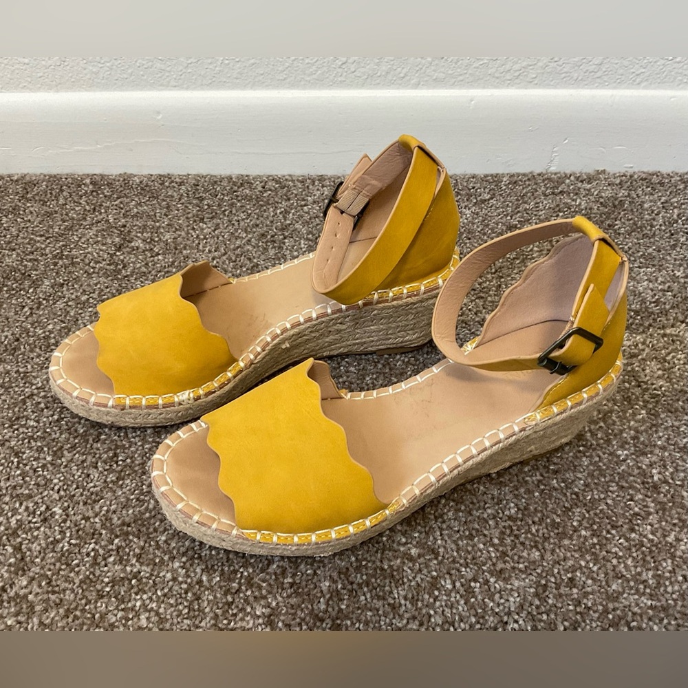 Catherine Malandrino Wedge Yellow Sandals Size 7.5